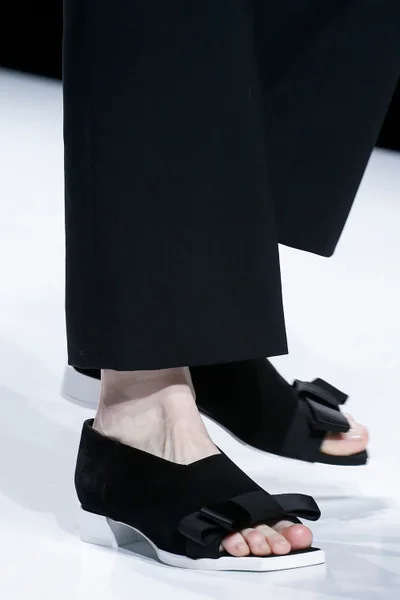 Look 14
